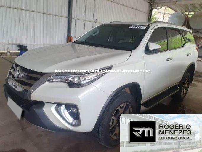 TOYOTA HILUX SW4 20/20