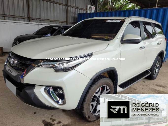TOYOTA HILUX SW4 20/20