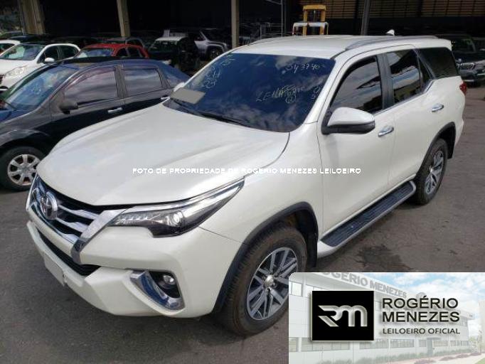 TOYOTA HILUX SW4 18/18