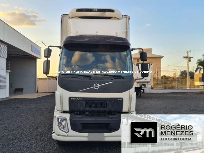 VOLVO VM 330 15/15